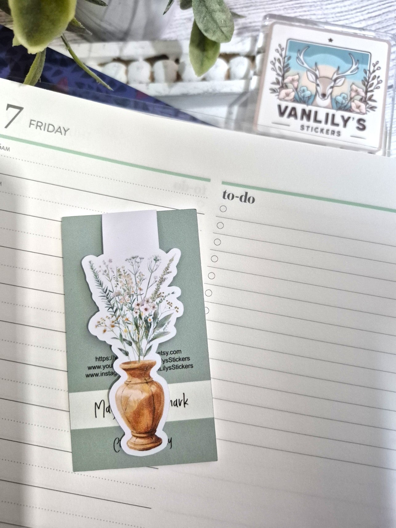 Floral Vase Magnetic Bookmark | Minimalist Botanical Page Marker | Planner & Book Lover Gift | Aesthetic Stationery Accessory